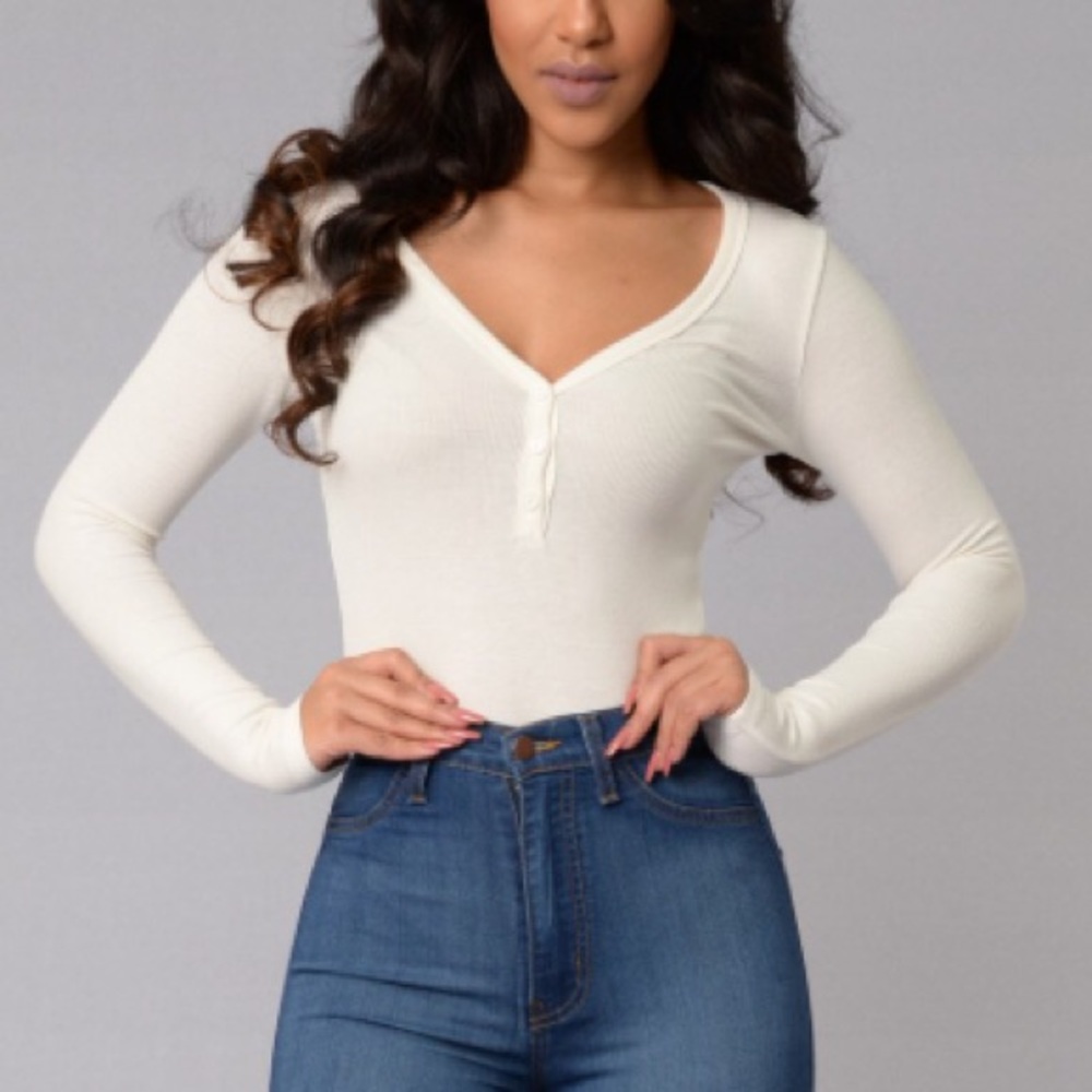 NWOT Buttoned V Neck Long Sleeve Bodysuit